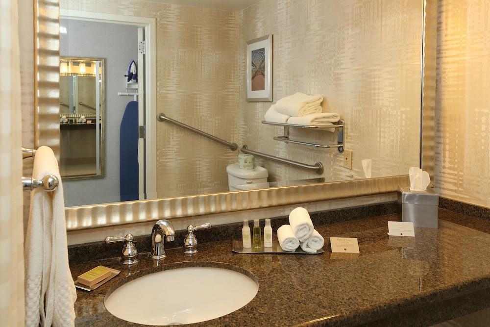 ดับเบิลทรี บาย ฮิลตัน บอสตัน เวสต์โบโร Hotel ภายนอก รูปภาพ