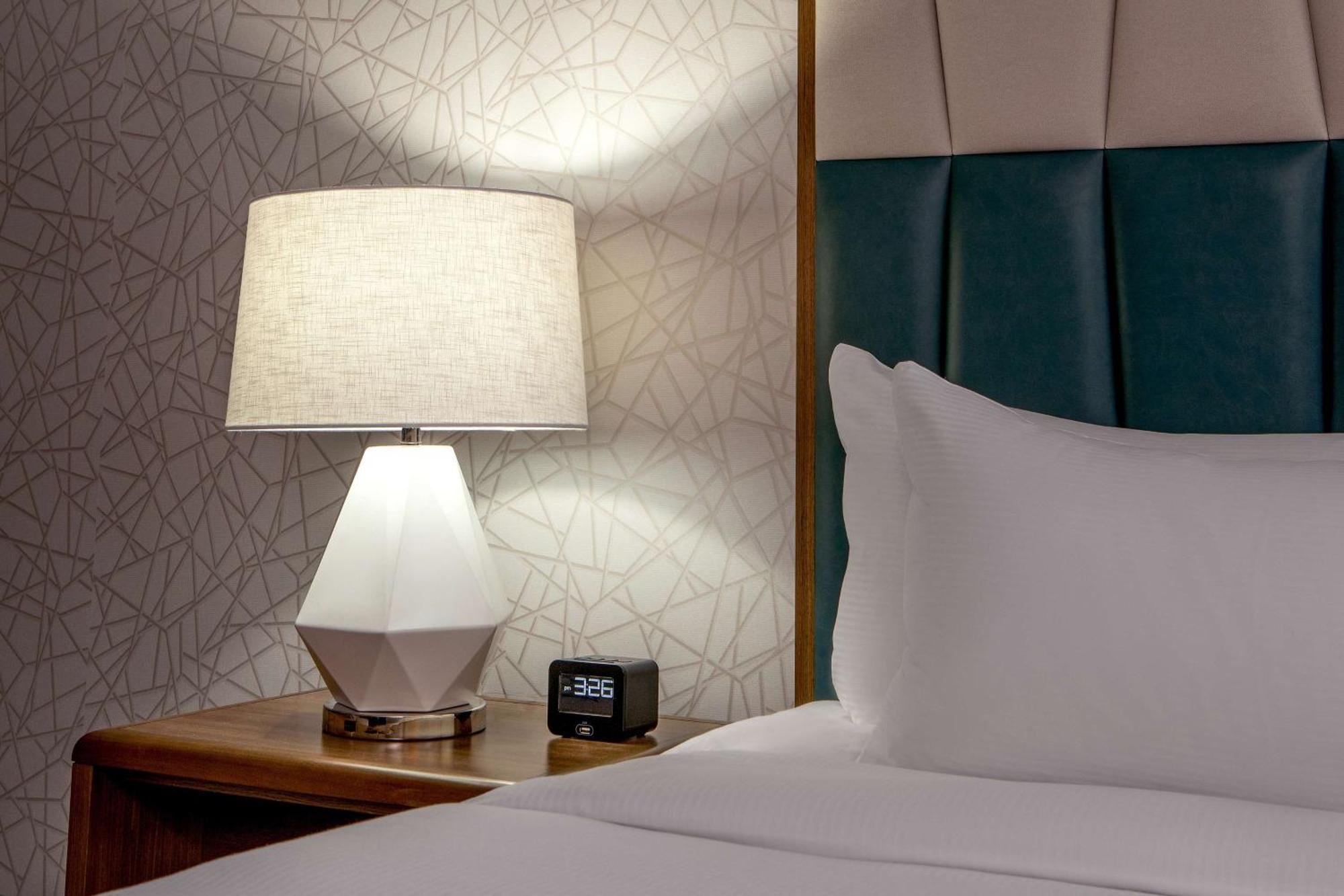 ดับเบิลทรี บาย ฮิลตัน บอสตัน เวสต์โบโร Hotel ภายนอก รูปภาพ