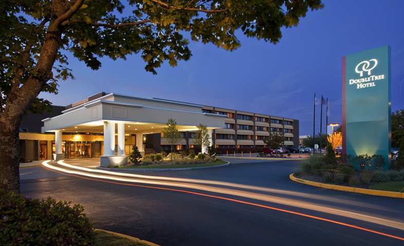 ดับเบิลทรี บาย ฮิลตัน บอสตัน เวสต์โบโร Hotel ภายนอก รูปภาพ